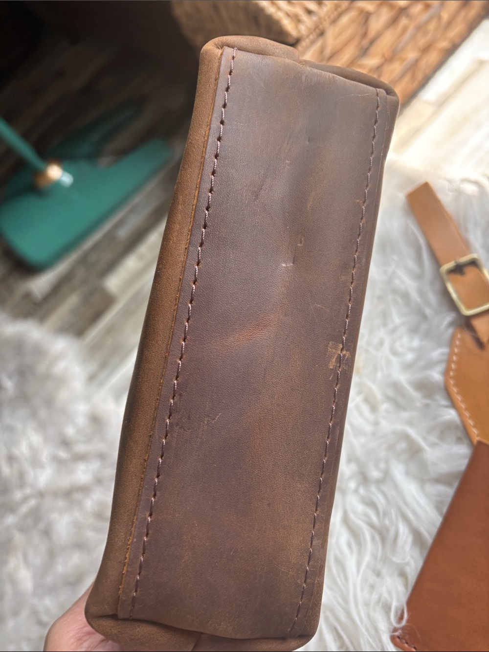 Portland Brown Leather Zip Cosmetic Pouch with luggage tag, card holder/tassel - Picture 6 of 6